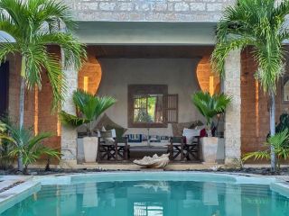 Cheshale 2 acres beachfront